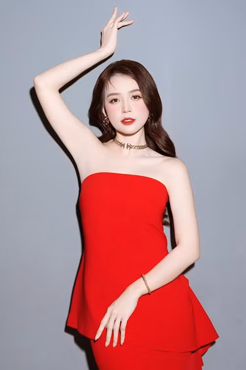 Nữ diễn viên phim Siêu sao siêu ngố quyến rũ, trẻ trung ở tuổi 35.