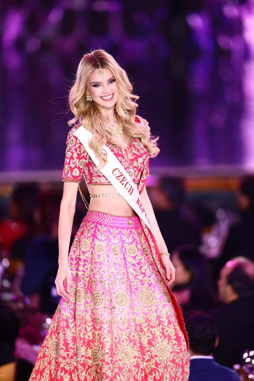 Dàn đối thủ mạnh của Thanh Thủy ở Vẻ đẹp vượt thời gian 2024 đã lộ diện. Trong đó, đại diện CH Czech Krystyna Pyszkova khiến Thanh Thủy phải dè chừng bởi danh hiệu Hoa hậu Thế giới 2024. Ảnh: Fanpage Miss World.