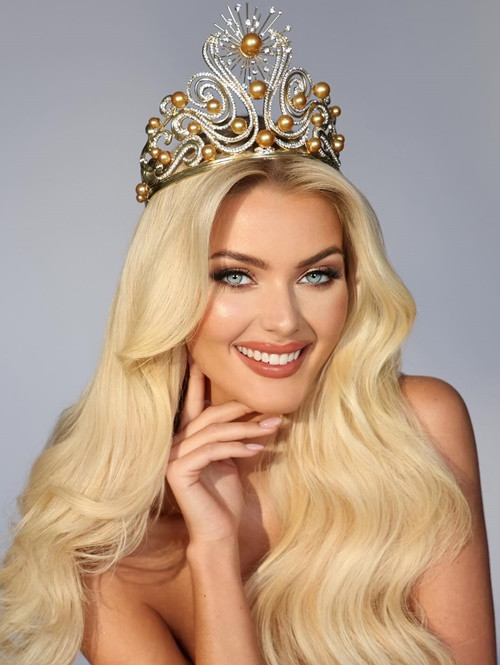Victoria Kjær Theilvig - mỹ nhân Đan Mạch đăng quang Miss Universe 2024 cũng là đối thủ đáng gờm của Thanh Thủy. Ảnh: Fanpage Miss Universe.