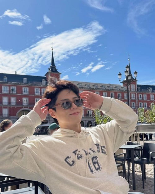 Nam diễn viên Khi cuộc đời cho bạn quả quýt được mệnh danh là em trai quốc dân. Ảnh: Instagram Park Bo Gum.