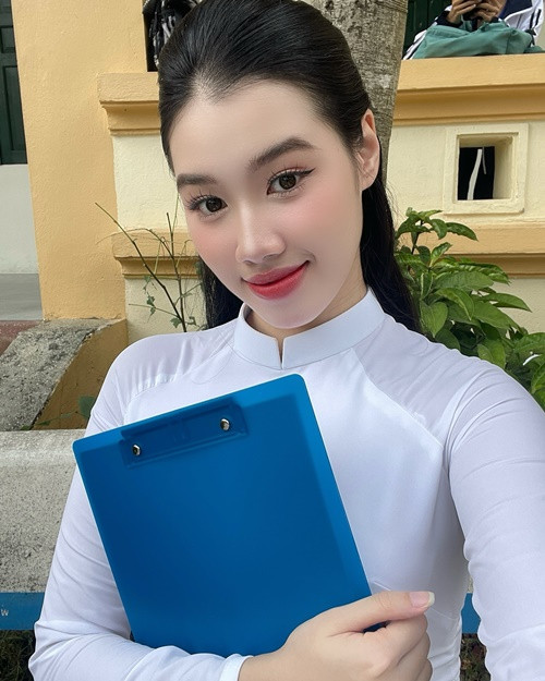 "Phần đo nhân trắc học ở Hoa hậu Việt Nam rất chuyên nghiệp, kỹ càng. Sau phần đo nhân trắc, tôi hiểu cơ thể mình hơn, biết chính xác các số đo, ưu nhược điểm để cải thiện", Tiền Phong dẫn lời Thanh Vân. Ảnh: Instagram Thanh Vân.