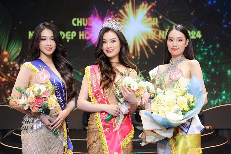 Thanh Vân đoạt Á khôi 1 cuộc thi Hoa khôi Sinh viên Đại học Văn hóa Hà Nội - Miss HUC 2024 và Á khôi Người đẹp Hoa Lư 2024. Ảnh: FB Thanh Vân.