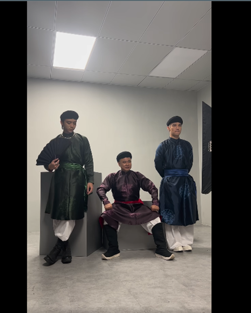 Tự Long cảm ơn Hòa Minzy, chúc mừng nữ ca sĩ cùng ê-kíp có một dự án thành công. Ảnh: FB Tự Long.