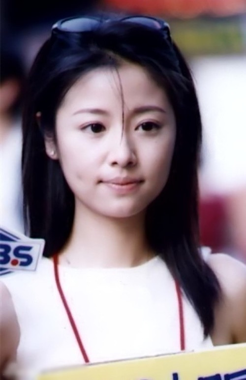 Nàng "Hạ Tử Vy" mặc đơn giản cũng gây mê. Ảnh: Tiền Phong.