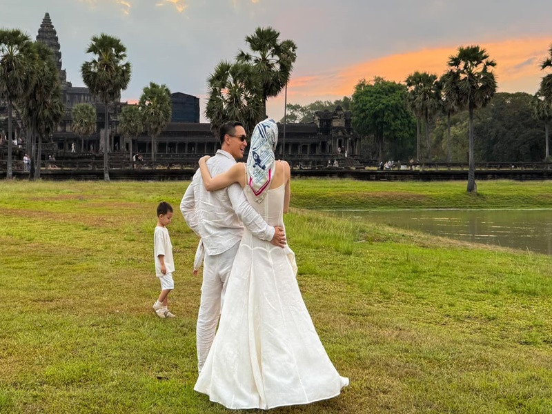 Cặp đôi bên nhau như hình với bóng trong 8 năm qua.