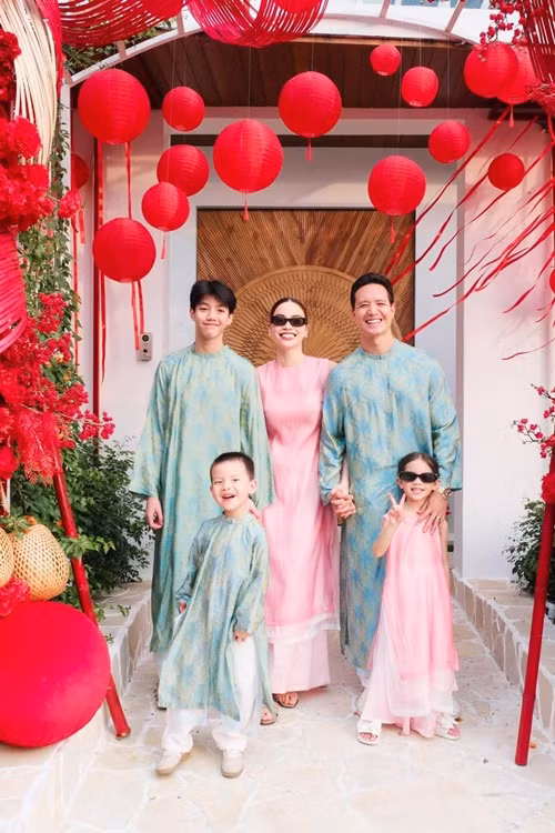 Trong khi Kim Lý nhiều lần giục cưới, Hà Hồ vẫn lo sợ điều gì đó trọn vẹn quá lại có chuyện xảy ra nên chưa tổ chức hôn lễ.