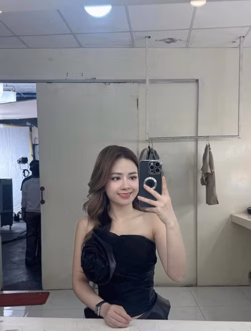 Diện mạo của Dương Hoàng Yến khi bị liệt dây thần kinh số 7 ngoại biên. Ảnh: FB Dương Hoàng Yến.