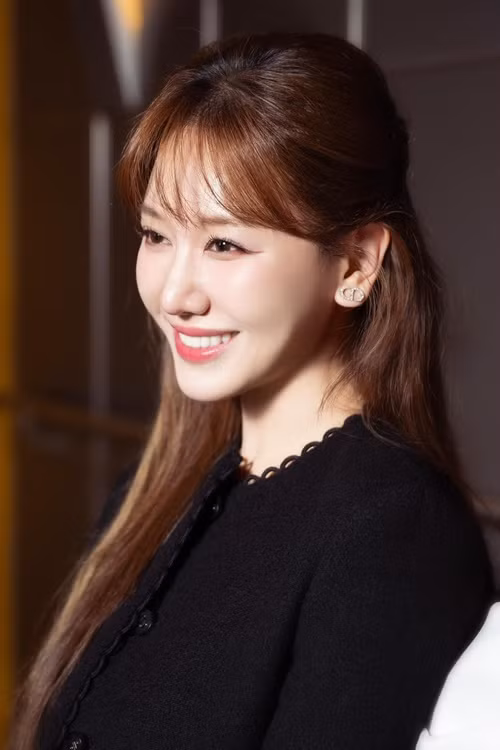 Sau thời gian chữa trị ở Việt Nam và Hàn Quốc, sức khoẻ của Hari Won đã phục hồi hoàn toàn. Ảnh: FB Hari Won.