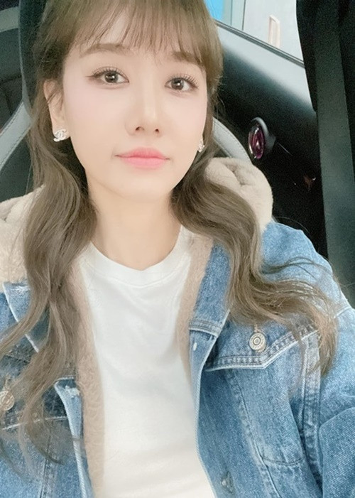 Bản thân Hari Won cảm thấy mình đẹp nhất khi cười nhưng thời điểm đó cô không cười tươi được nữa vì vậy cô từng rất tủi thân. Ảnh: FB Hari Won.