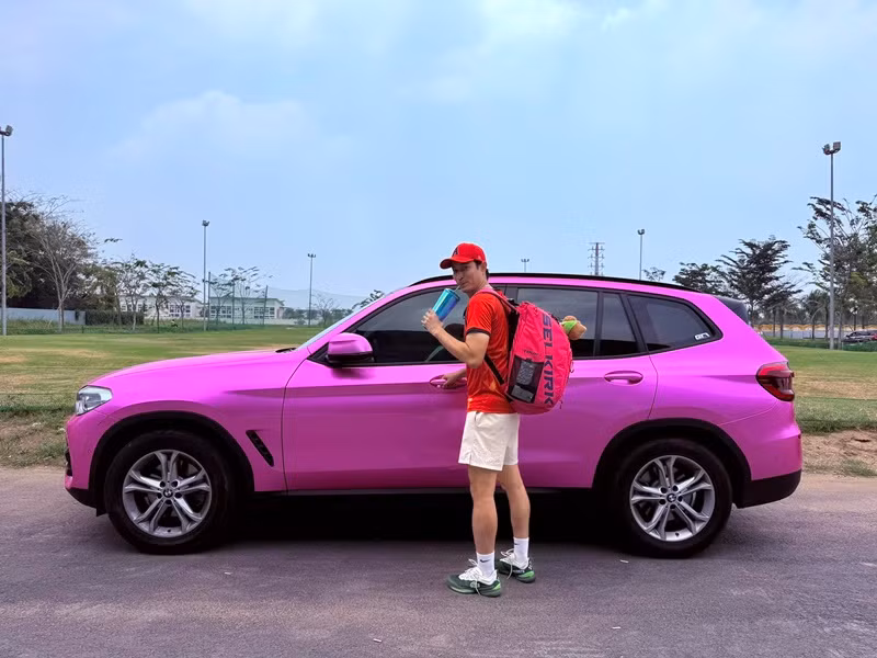 Đáng chú ý, trên trang cá nhân, Huy Khánh vẫn để trạng thái đã kết hôn. Ảnh: FB Huy Khánh.