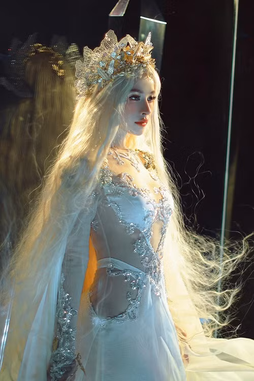 Người đẹp sinh năm 1993 gặt hái nhiều thành công sự nghiệp từ một hot girl tuổi teen.