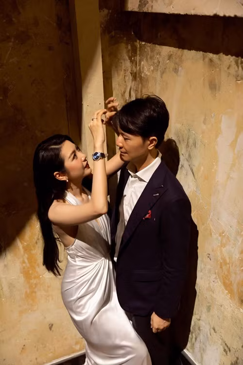 Nàng hậu cảm thấy may mắn khi được chồng hỗ trợ sự nghiệp lẫn việc nhà. Ảnh: FB Nhật Vũ.