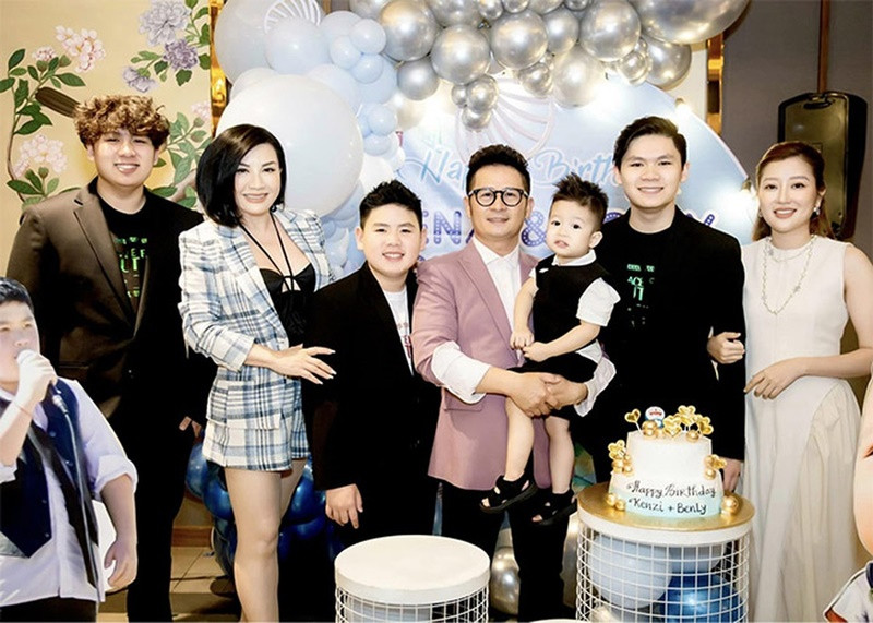 Bằng Kiều đang gắn bó với Mai Linh. Trên trang cá nhân, Trizzie Phương Trinh không ít lần chia sẻ về Mai Linh.