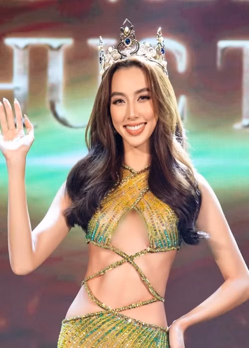 Cô sở hữu chiều cao 1m70, số đo ba vòng 82-61-91cm khi đăng quang Hoa hậu Hòa bình Quốc tế 2021. Ảnh: FB Thùy Tiên.