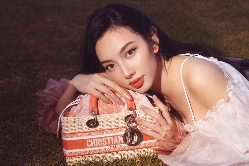 Từ khi vào showbiz, Thùy Tiên không hé lộ chuyện tình cảm. Ảnh: FB Thùy Tiên.