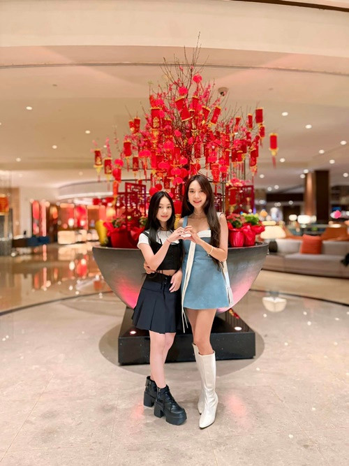 Dù có 4 con, Minh Hà vẫn trẻ trung, xinh đẹp.