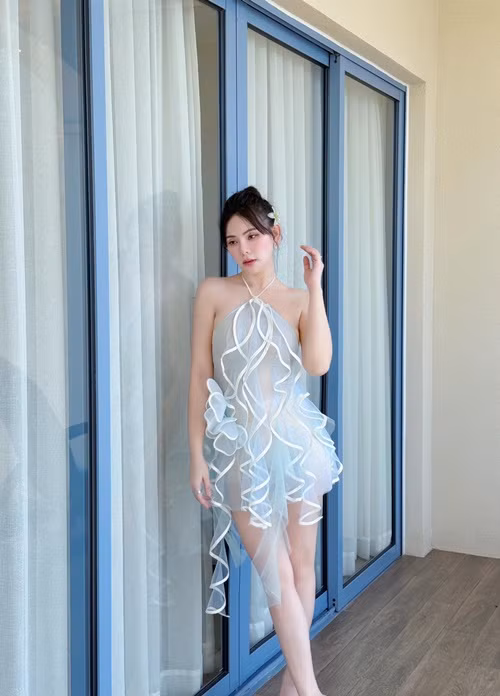 Thi thoảng, cựu thành viên nhóm Mây Trắng mới tham gia showbiz.