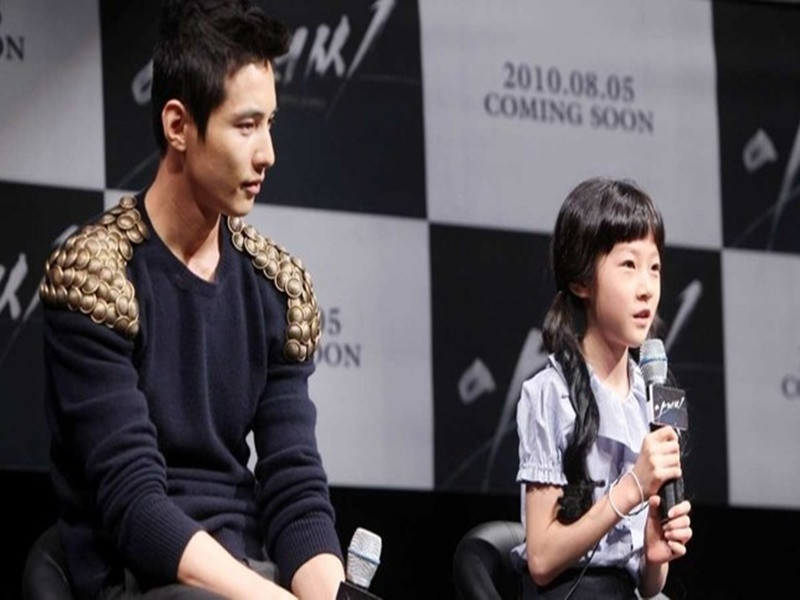 Ở một diễn biến khác, có tin đồn Won Bin trả nợ cho Kim Sae Ron sau khi nữ diễn viên qua đời. “Tôi nghe nói Won Bin đã cố gắng trả nợ cho Kim Sae Ron sau khi biết nữ diễn viên phải chịu đau khổ vì món nợ 700 triệu won”, một cư dân mạng cho biết. Hiện tại, chưa rõ thực hư tin đồn này. Ảnh: Tiền Phong.