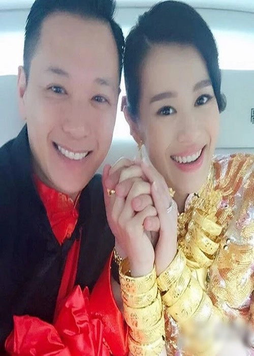 Hồ Hạnh Nhi và Philip Lee làm đám cưới vào tháng 12/2015 sau chưa đầy một năm hẹn hò. Ảnh: Người Lao Động.