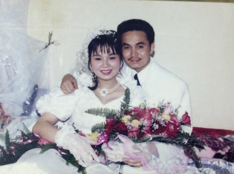 Mới đây, danh hài Xuân Hinh bắn rap ấn tượng trong MV Bắc Bling. Nhiều năm qua, không chỉ tài năng, hôn nhân của ông cũng được nhiều người ngưỡng mộ.