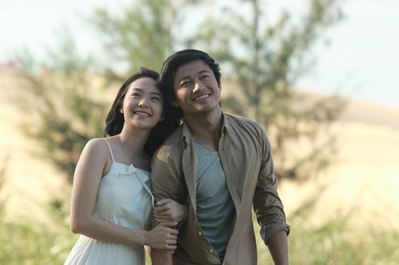 Trên màn ảnh, Quý Bình đóng nhiều phim như: Nữ bác sĩ, Luật giang hồ, Dù gió có thổi, Cá rô em yêu anh, Bước qua bóng tối, Quả tim máu, Bao giờ có yêu nhau. Ảnh: Lao Động Thủ Đô.