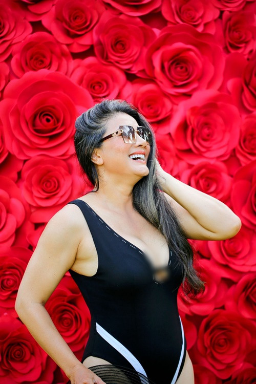 Diễn viên Kiều Trinh diện áo tắm khoe dáng đẫy đà. Ảnh: FB Kiều Trinh.