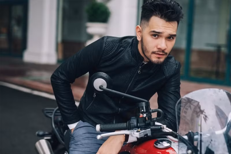 Nhikolai Đinh tham gia The Face Vietnam 2018. Đến vòng chọn đội, cả 3 huấn luyện viên đều không chọn nam người mẫu. Ảnh: Vietnamnet.