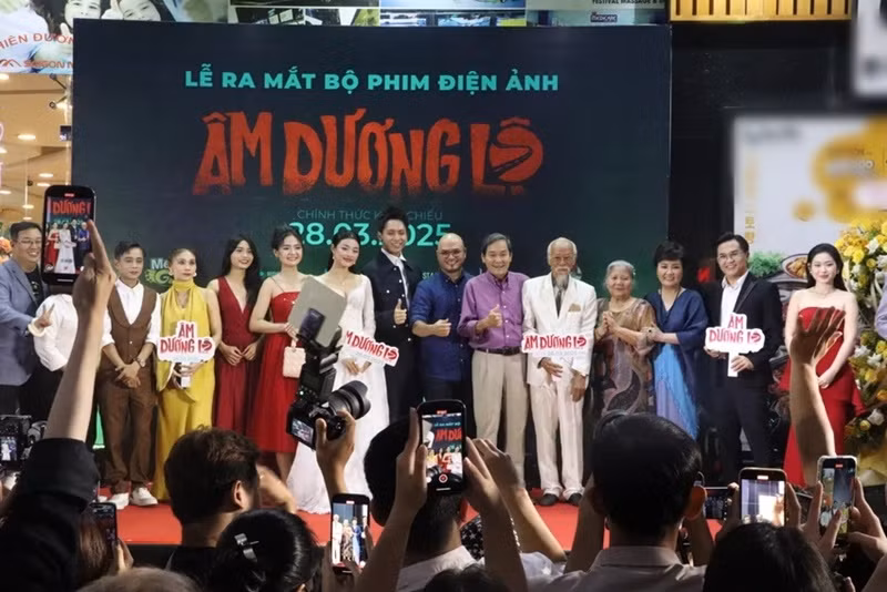 Ê-kíp gửi lời xin lỗi đến các cơ quan ban ngành, cá nhân và tập thể bị ảnh hưởng bởi sự việc. Ảnh: Đời Sống Pháp Luật.