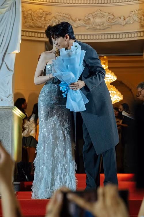 Đối mặt với tin đồn hẹn hò, Võ Cảnh và Thúy Ngân không đưa ra phản hồi rõ ràng. Ảnh: FB Võ Cảnh.