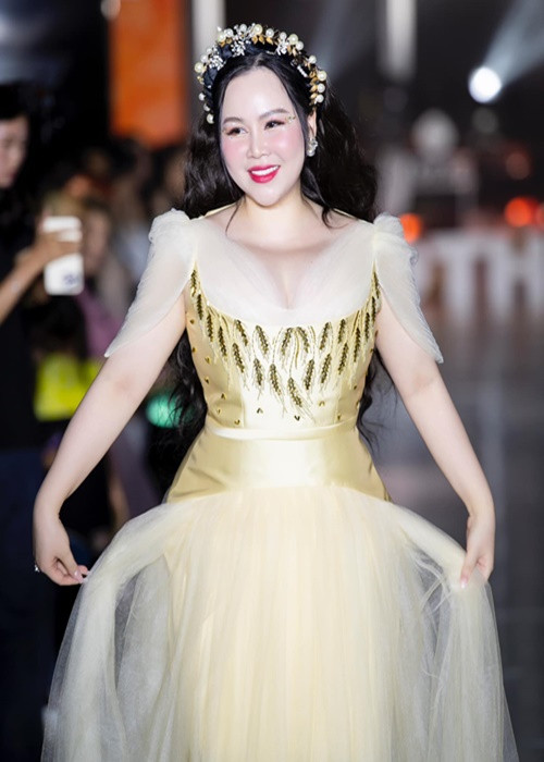 Thời điểm dịch COVID-19, Trương Phương tăng cân do quay clip theo trào lưu ăn mukbang. Chỉ 2 năm, cô tăng đến 20kg.