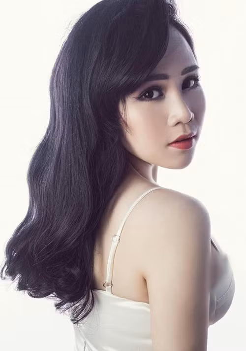 Vẻ ngoài nóng bỏng là lợi thế của Trương Phương khi cô hoạt động trong showbiz Việt.