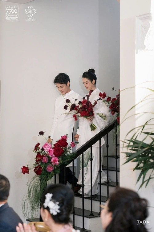 Khi chưa về chung một nhà, Tiến Phát đã đưa hết tài sản cho Quỳnh Lương giữ. Mới đây, Quỳnh Lương và Tiến Phát tổ chức lễ ăn hỏi. Hiện tại, nữ diễn viên Lối nhỏ vào đời mang bầu. Ảnh: Người Lao Động.