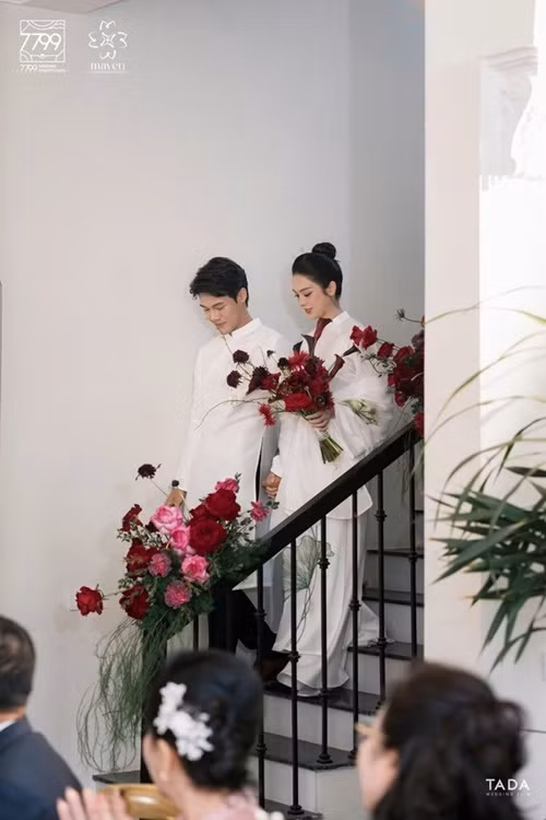 Khi chưa về chung một nhà, Tiến Phát đã đưa hết tài sản cho Quỳnh Lương giữ. Mới đây, Quỳnh Lương và Tiến Phát tổ chức lễ ăn hỏi. Hiện tại, nữ diễn viên Lối nhỏ vào đời mang bầu. Ảnh: Người Lao Động.