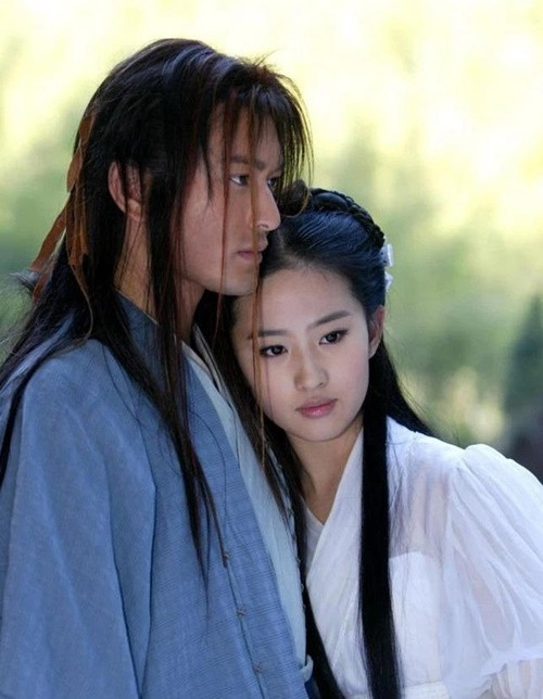  Huỳnh Hiểu Minh - Lưu Diệc Phi vào vai Dương Quá - Tiểu Long Nữ trong Thần điêu đại hiệp năm 2006. Ảnh: Tiền Phong.