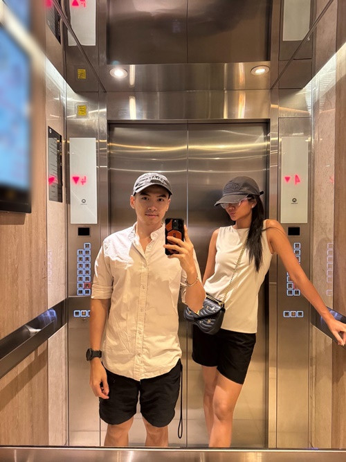 "Từ ngày có danh phận, tôi có thể thoải mái đăng hình thiệt là thỏa thích", Tuấn Khôi hài hước chia sẻ. Ảnh: FB Tuấn Khôi.