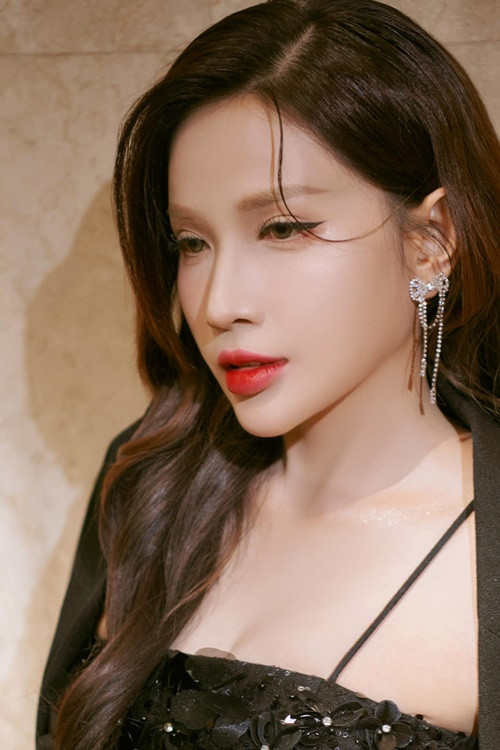 Nhan sắc của Khả Như ngoài đời trẻ trung, quyến rũ. Ảnh: FB Khả Như.