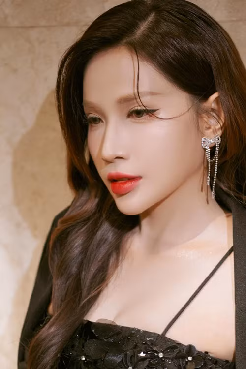 Nhan sắc của Khả Như ngoài đời trẻ trung, quyến rũ. Ảnh: FB Khả Như.