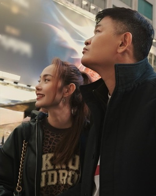 Minh Hằng cho biết, vợ chồng cô trải qua 9 mùa Valentine cùng nhau.