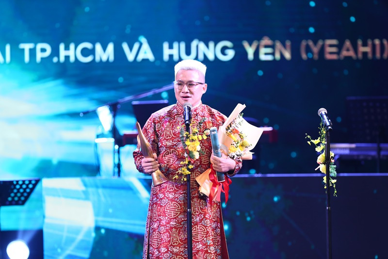 BTC Cống hiến 2025 còn trao các giải: Chuỗi chương trình của năm - Live concert Anh trai vượt ngàn chông gai, Nhà sản xuất của năm - Slim V, Chương trình của năm - SKYNote - Quốc Thiên, Chiến tích thể thao của năm - Đội tuyển Bóng đá nam quốc gia giành chức vô địch ASEAN Cup 2024, Gương mặt trẻ thể thao của năm - Nguyễn Thị Hương - VĐV đua thuyền canoeing. Ảnh: BTC.