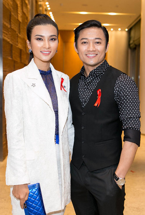 “Anh Bình là một người con rất hiếu thảo, anh mong muốn ở Hóc Môn để được sống gần mẹ mình. Khi đó, chị Tiền là người sắp xếp công việc để đi thăm anh Bình”, Gia Đình Xã Hội dẫn lời Kim Tuyến. Ảnh: FB Yeah1.