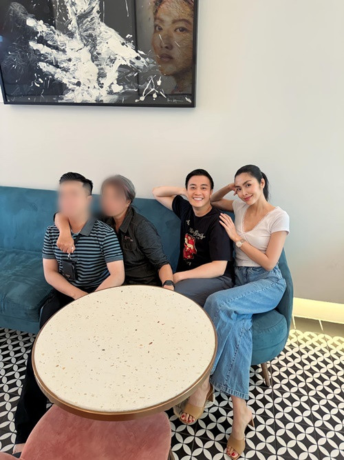 Mỗi dịp sinh nhật Hà Tăng, Lương Mạnh Hải không quên gửi lời chúc tốt đẹp đến người tình màn ảnh một thời. Tăng Thanh Hà chia sẻ, lần nào gặp Lương Mạnh Hải và bạn bè, cô cũng vui quên lối về. Ảnh: FB Lương Mạnh Hải.