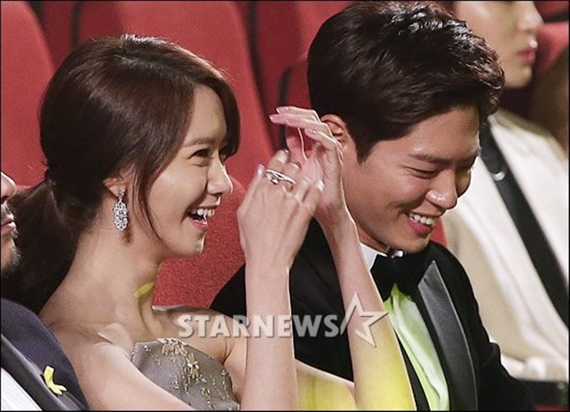 Ca sĩ, diễn viên Yoona cũng bị đồn là bạn gái của Park Bo Gum. Ảnh: Hoa Học Trò.