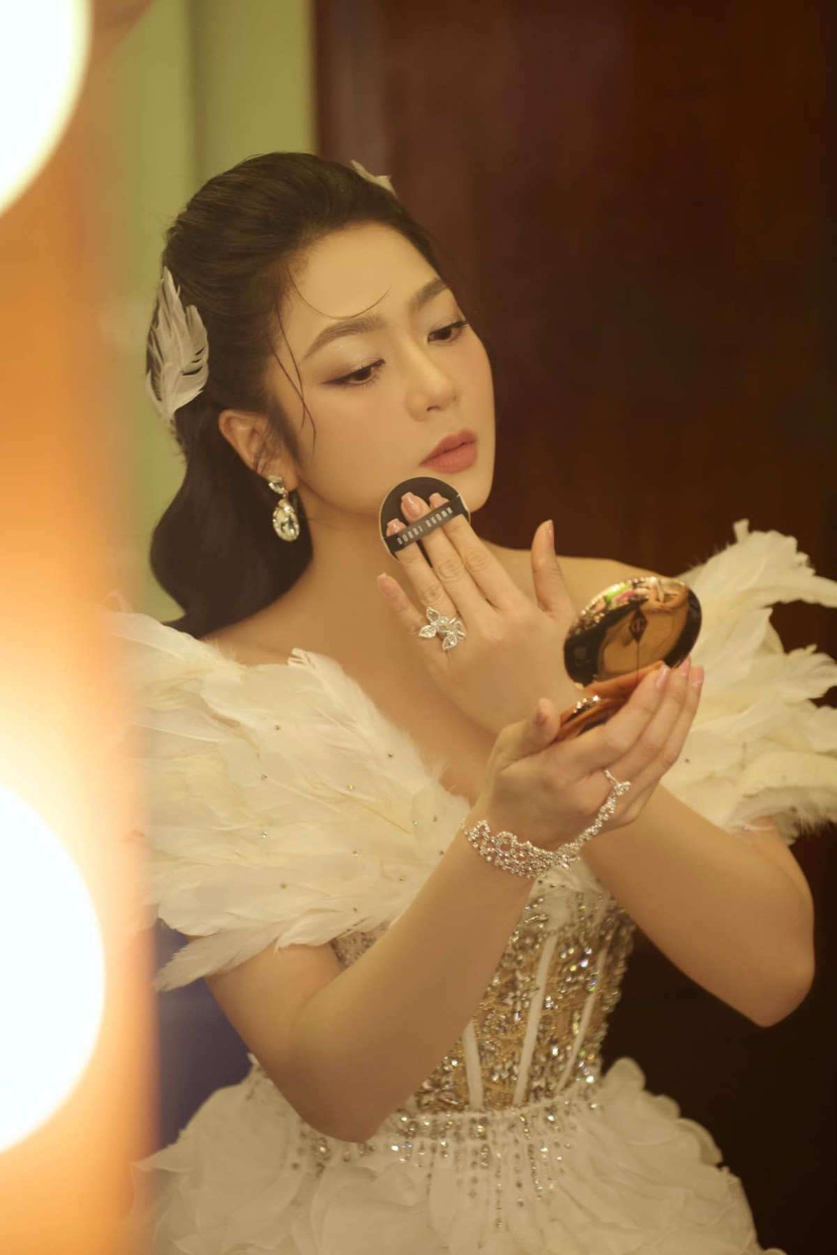 Hà Thanh Xuân liên tục phủ nhận nghi vấn tình cảm với Quang Lê sau khi trở lại cuộc sống độc thân.