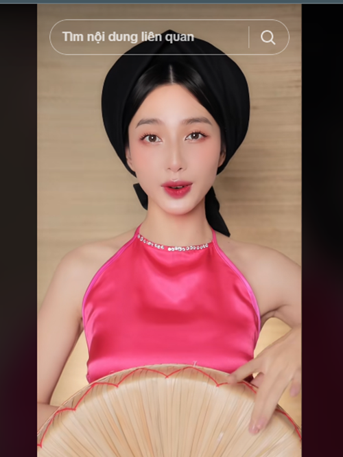 Hoa hậu Thùy Tiên cũng ủng hộ Hòa Minzy bằng viết bắt trend "liền anh liền chị". Ảnh: TikTok Thùy Tiên.