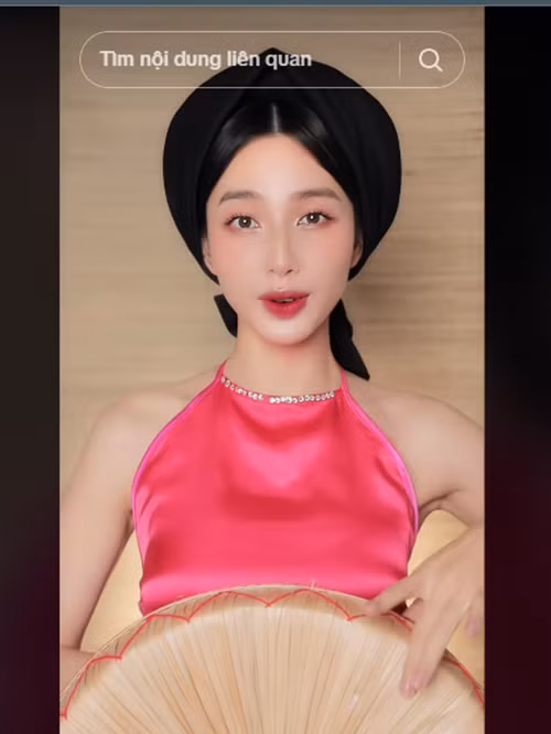 Hoa hậu Thùy Tiên cũng ủng hộ Hòa Minzy bằng viết bắt trend "liền anh liền chị". Ảnh: TikTok Thùy Tiên.
