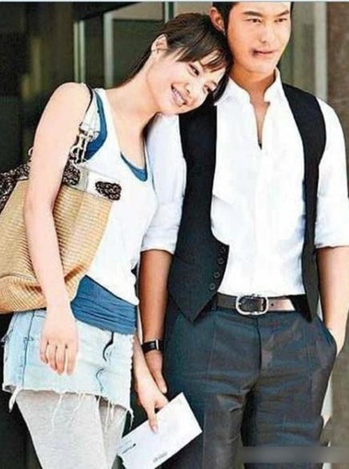 Năm 2021, Huỳnh Hiểu Minh rút khỏi show Chị gái đạp gió rẽ sóng vì chương trình có Lý Phi Nhi. Ảnh: Thương Hiệu Pháp Luật.