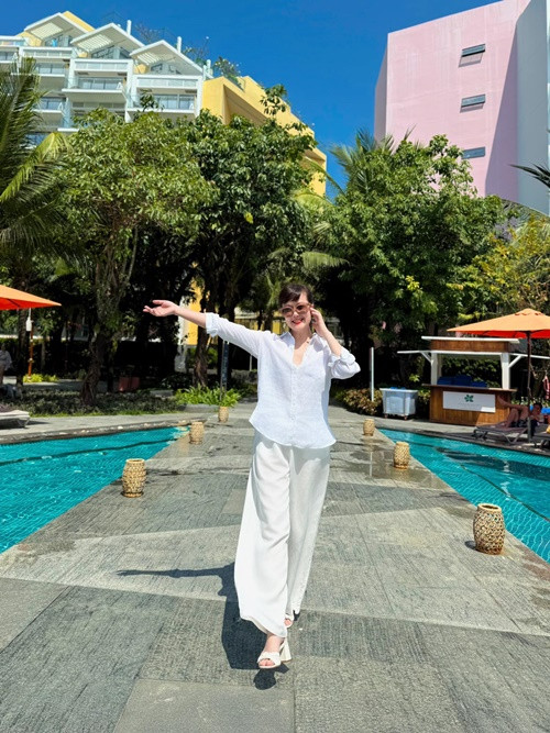 Vân Dung hiện tại có cuộc sống thảnh thơi, thường xuyên đi du lịch.