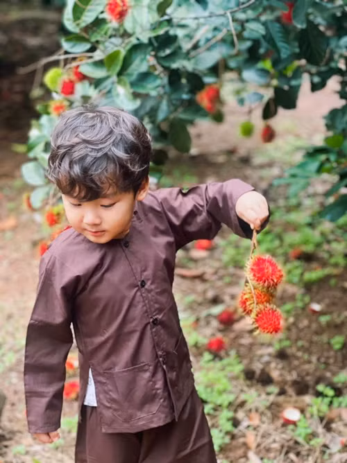 Bé Bo được mẹ lập cho fanpage, có đến 1,8 triệu người theo dõi. Ảnh: FB Bo.