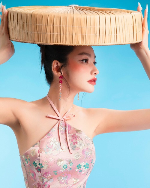 Năm 2025, người đẹp đón Tết Nguyên đán cùng gia đình sau 3 năm định cư ở Mỹ.