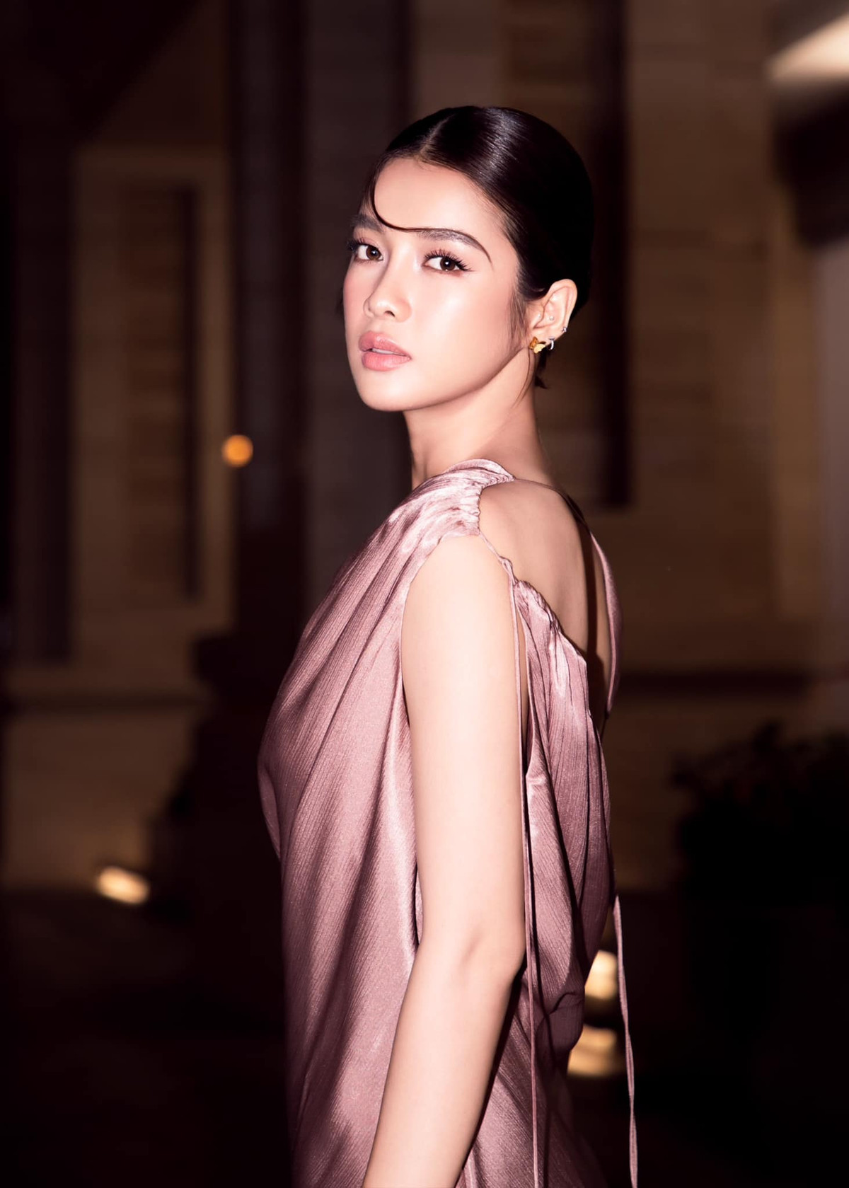 Trình Mỹ Duyên cũng lên tiếng. “Dù cộng đồng mạng có chửi thế nào thì anh cứ trơ cái mặt ra cho em. Như này chưa đủ trơ, trơ nữa nha anh”, cô viết dưới bài đăng của ViruSs. Ảnh: FB Mỹ Duyên.